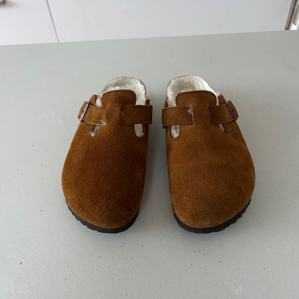 Birkenstock Boston suede and shearling clogs in "Mink" colour. - Picture 2 of 8